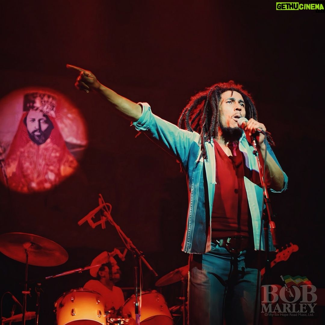 Bob Marley - 120.5K Likes - “Men and people will fight you down, when you see JAH light.” #Exodus #BobMarley #MLKday
📷 by #AdrianBoot
©️ Fifty-Six Hope Road Music Ltd.