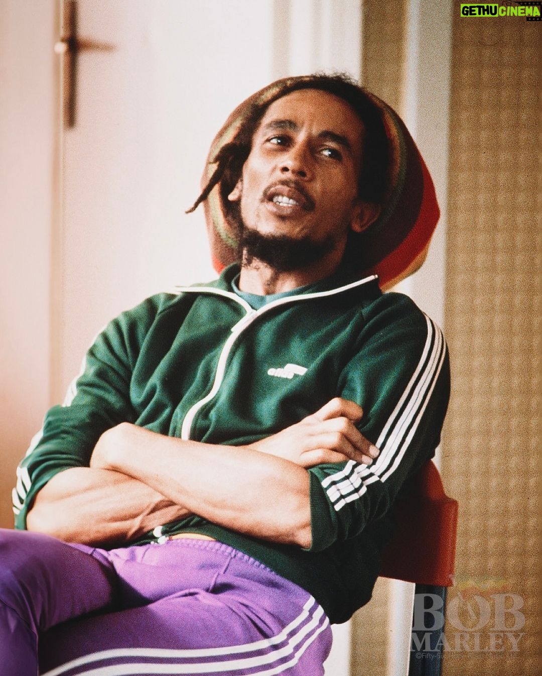 Bob Marley - 131.5K Likes - “There are two roads. One is life and one is death, and if you live in death, then you must death. And if you live in life, you must live. The way the mouth say, make you live... Look for things marked positive to you, like songs, because all dem things are right.” #bobmarley
📷 by #LynnGoldSmith
©️ Fifty-Six Hope Road Music, Ltd.