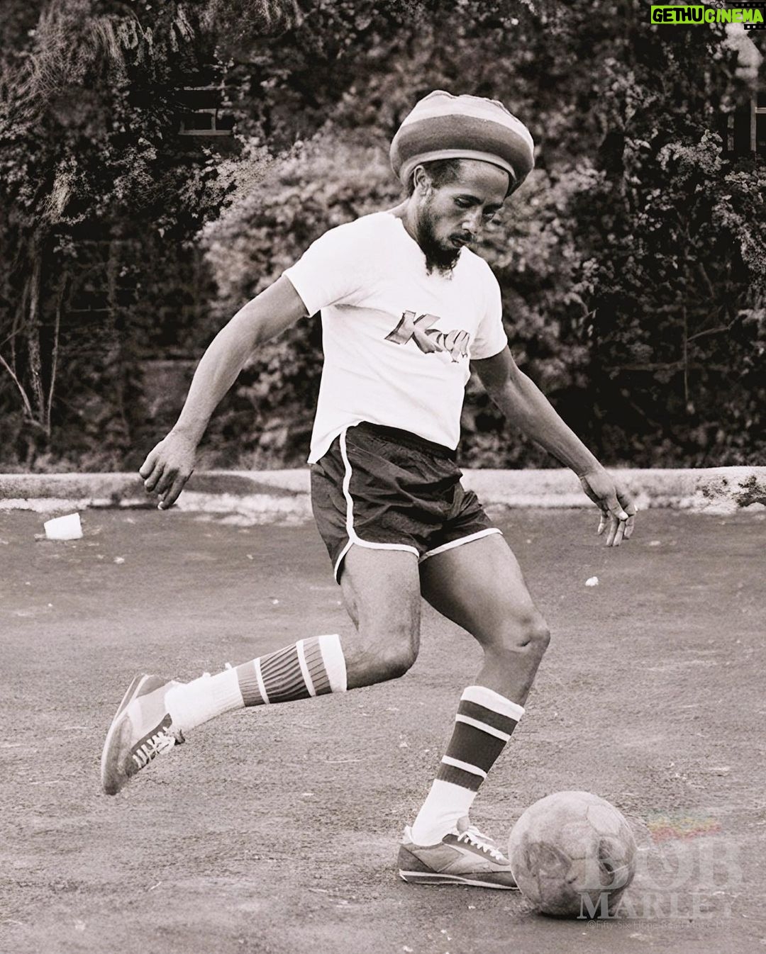 Bob Marley - 184.5K Likes - “If you want to get to know me, you will have to play football against me.” #bobmarley
📷 #PeterMurphy
©️ Fifty-Six Hope Road Music Ltd.