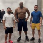 Bob Sapp Instagram - Conhecendo o monstro @bobsappofficial Tokio