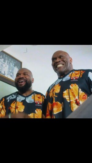 Bob Sapp Instagram - Looking opponent for The Greatest Siamese Twin Boxer isn’t an easy journey. @fight_circus team tried really hard for this one 🤡
📺 Witness the FREAK SHOW REPLAY on www.fightcircus.TV or @fitetv

#FightCircus #FMD #FullMetalDojo