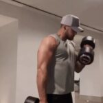 Bobby Holland Hanton Instagram - Smash out this hotel gym workout with minimal equipment! Go for 6 sets and as many reps of each exercise that you are comfortable with. A good little burner this one! 💪🏻 #fitness #gym #hotel