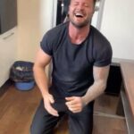 Bobby Holland Hanton Instagram - WALLOP! 😜 Zoc @zocobodypro challenged me knowing I had a shoulder injury! He also snuck in some extra weight on my back😂⠀ I will be back!! ⠀ ⠀ ⠀ ⠀ ⠀ #pushupchallenge #hecheated #nexttime #fitnesschallenges #nogymneeded #extraction2