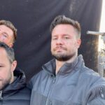 Bobby Holland Hanton Instagram - I’m thinking about taking up photography! 😜 *watch thru to last photo- it’s a ripper! Great seeing my team - goodbye until NYC, Extraction 2 additional photography. 🤙 #WALLOP #fakephotographer #amazingphotos #extraction #extraction2 #tylerrake #chrishemsworth #legends