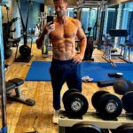 Bobby Holland Hanton Instagram – Time to get back to this…. Have a great bank holiday everyone 💪🏻 #gym #routine #bankholiday #workout