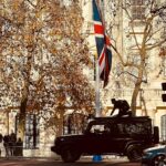 Bobby Holland Hanton Instagram - Anyone need a transit van man? Just shooting movies 🎥 at Buckingham Palace #casual photo credit @littlelowey what a photographer