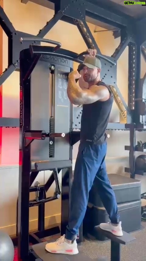 Bobby Holland Hanton Instagram - When you get called out over on @centrfit you’ve got to show up! Just such a shame my phone died halfway through…. #centrfit #training #challenge