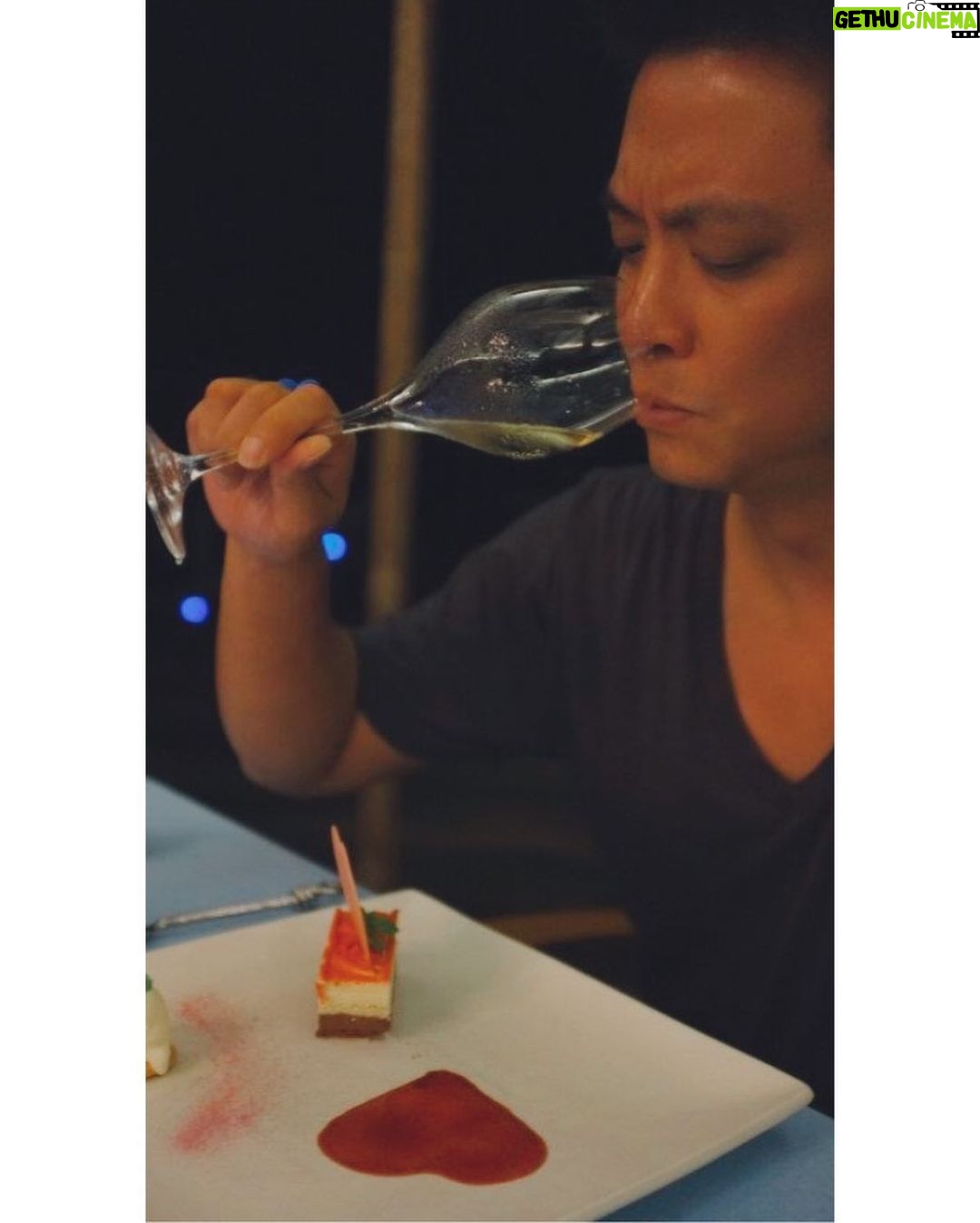 Bondy Chiu Instagram - 就係咁⋯ 瘋瘋癲癲咁過咗11年 #MrAndMrsSo #anniversary