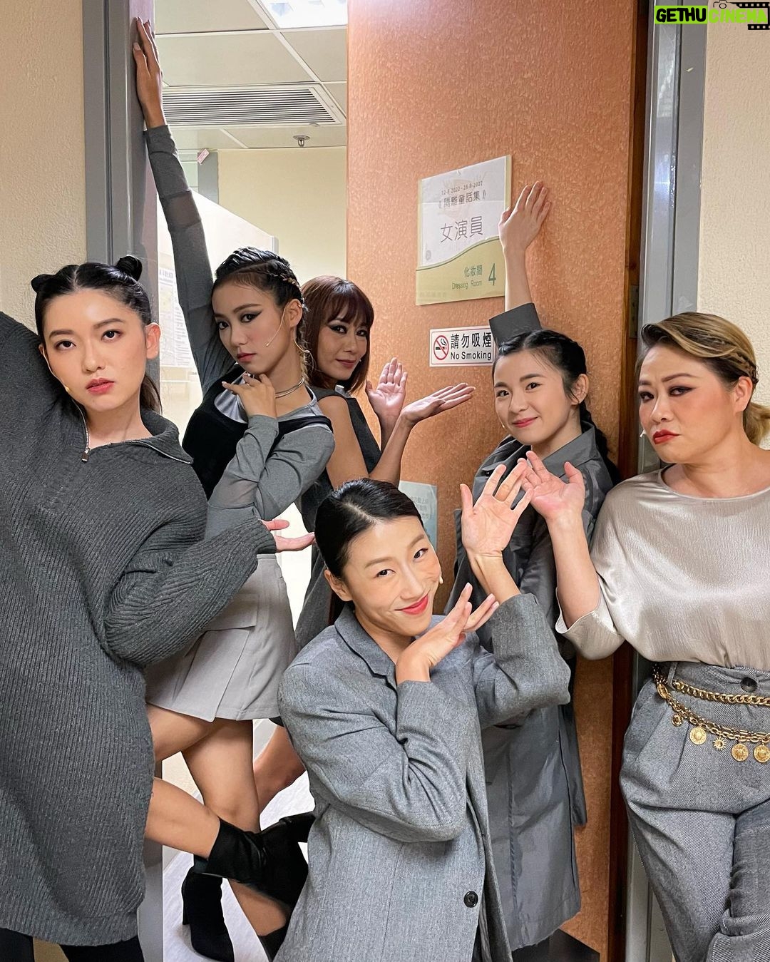 Bondy Chiu Instagram - 電話個相簿真係儲咗好多嘢🫣 • #memories #自拍是這樣煉成的 #女ssssss守尾門