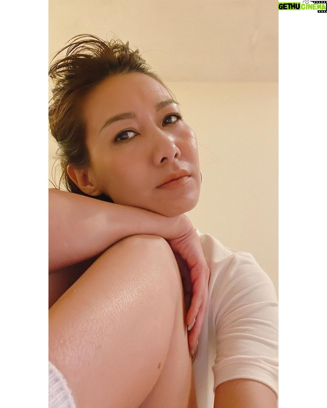 Bondy Chiu Instagram - #iwokeuplikethis . . . 😂 #iwish 困到個人忽咗⋯