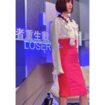 Bondy Chiu Instagram - #敗者重生戰loserreborn 唔覺唔覺已經第18集 決賽錄影嗰日 真係有種感覺 好似睇番以前自己未有好多演出經驗嗰個狀態咁 為你哋緊張之餘又唔得令你哋增加壓力 又要兼顧提點你哋嘅演出 嗰個狀態其實好煎熬⋯ 逢星期六晚 #hmvod