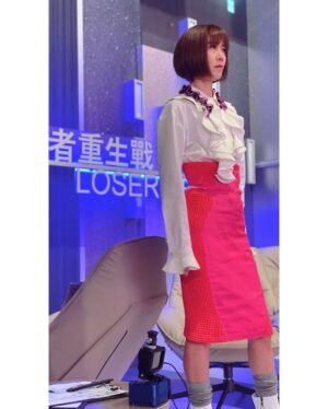 Bonnie Chiu Hok-Yee Instagram - #敗者重生戰loserreborn
唔覺唔覺已經第18集

決賽錄影嗰日 真係有種感覺 好似睇番以前自己未有好多演出經驗嗰個狀態咁 為你哋緊張之餘又唔得令你哋增加壓力 又要兼顧提點你哋嘅演出 嗰個狀態其實好煎熬⋯

逢星期六晚
#hmvod