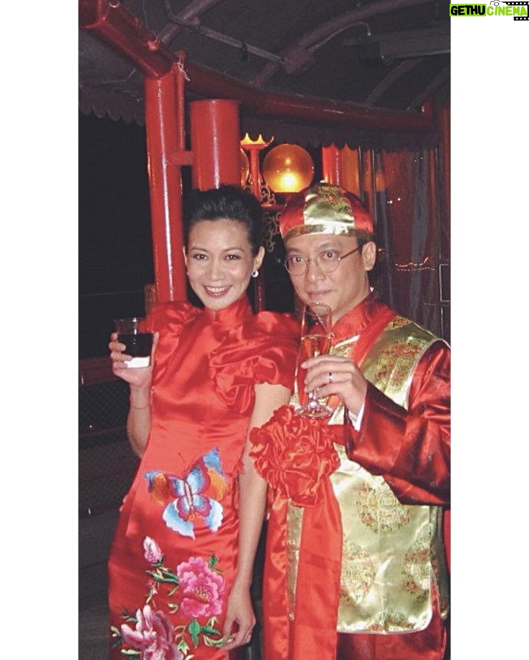 Bonnie Chiu Hok-Yee - 2.4K Likes - #AmeaningfulYearToMeSelf
50/40
Back to 2011
#眨吓眼就10年㗎啦
#邊估到自己會結婚
#有前輩同我講女人點都要嫁一次
#其實到而家都唔係好明點解喎
#是但啦
#開心就夠
#MrAndMrsSo
