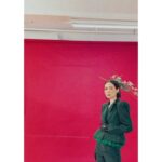 Bondy Chiu Instagram - • 《煙花之地》 〈繁花似錦〉 「明知煙花會謝，就更應該張狂盛開」 期待中。 https://youtu.be/3jr3WqdJpAQ @riddiculousstudio