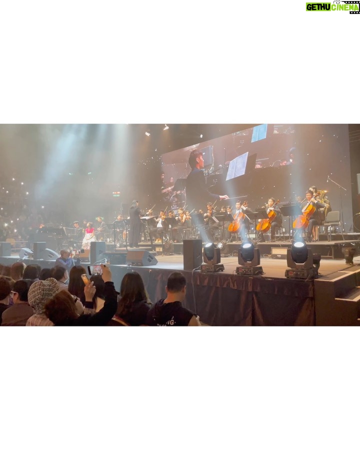 Bondy Chiu Instagram - ❣️ 🌟🌟🌟🌟🌟🌟🌟🌟🌟🌟🌟🌟 🧍🏻♀️🧍🏻🧍🏻♂️👫🏻👭🏻👬🏻👬🏻👭🏻👫🏻🧍🏻♂️🧍🏻🧍🏻♀️ 🫶🏻🫶🏻🫶🏻🫶🏻🫶🏻🫶🏻🫶🏻🫶🏻🫶🏻🫶🏻🫶🏻🫶🏻 Queen Elizabeth Stadium