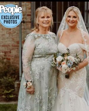 Bonnie Somerville Instagram - I cannot believe it's been a month. All the planning, & it went too fast. Best day of my life - and best decision I've ever made. @dave_mcclain you are the love of my life. I wish we could do it again! Thank you our parents @xwallstwrkngirl @mcclain.kay and the best officiate ever my sister @helenolmsted and everyone. I love you @dave_mcclain and i am so proud to be Mrs McClain. Forever Ever. God I hope so. " to die by your side is such a heavenly way to die"the Smiths. Mr. & Mrs McClain ❤️👩‍❤️‍👨👰