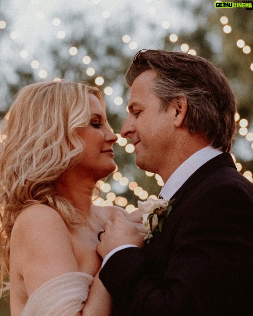 Bonnie Somerville Instagram - I cannot believe it's been a month. All the planning, & it went too fast. Best day of my life - and best decision I've ever made. @dave_mcclain you are the love of my life. I wish we could do it again! Thank you our parents @xwallstwrkngirl @mcclain.kay and the best officiate ever my sister @helenolmsted and everyone. I love you @dave_mcclain and i am so proud to be Mrs McClain. Forever Ever. God I hope so. " to die by your side is such a heavenly way to die"the Smiths. Mr. & Mrs McClain ❤️👩‍❤️‍👨👰 Hummingbird Nest