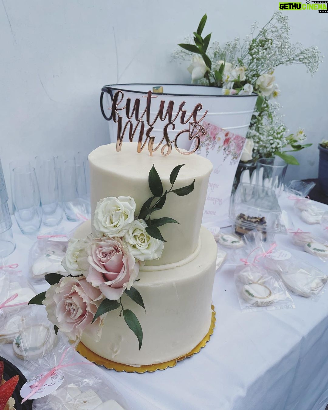Bonnie Somerville Instagram - Showered with so much love . My oldest friend in LA .beyond grateful ,Best maid of honor @janesabet & my best Friend. And all of you there including my amazing stepdaughters. Luckiest wife ever. Long Beach, California