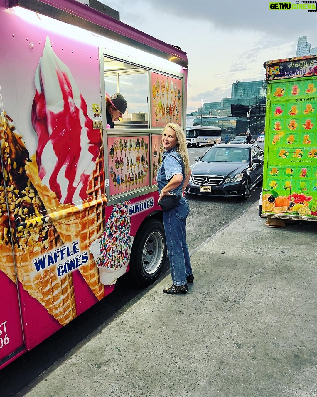 Bonnie Somerville Instagram - City kids -where is that Ice cream truck??? #icecream #nyc #ifyouknowyouknow New York City, N.Y.
