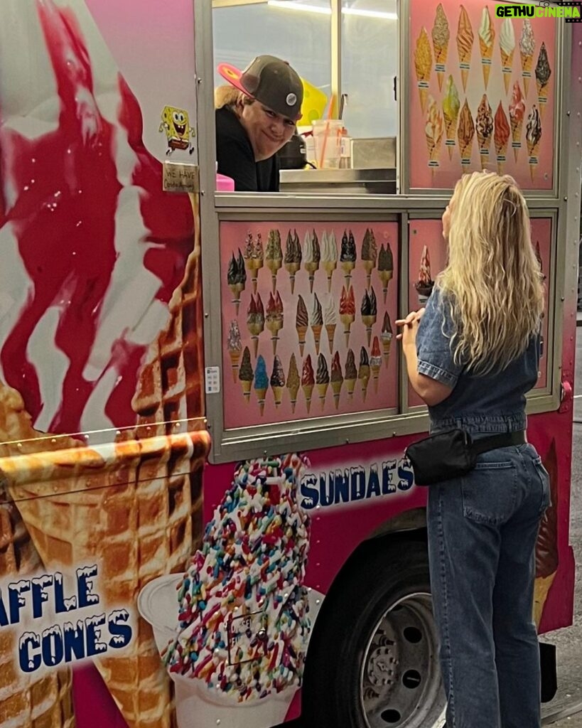 Bonnie Somerville Instagram - City kids -where is that Ice cream truck??? #icecream #nyc #ifyouknowyouknow New York City, N.Y.