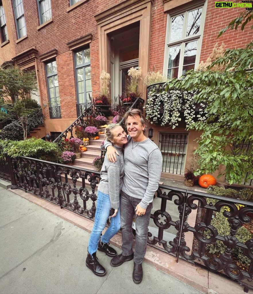 Bonnie Somerville Instagram - Nothing like NYC in Autumn…my favorite part of the city with some of my favorite people 🍁🧡🍂 West Village, NYC