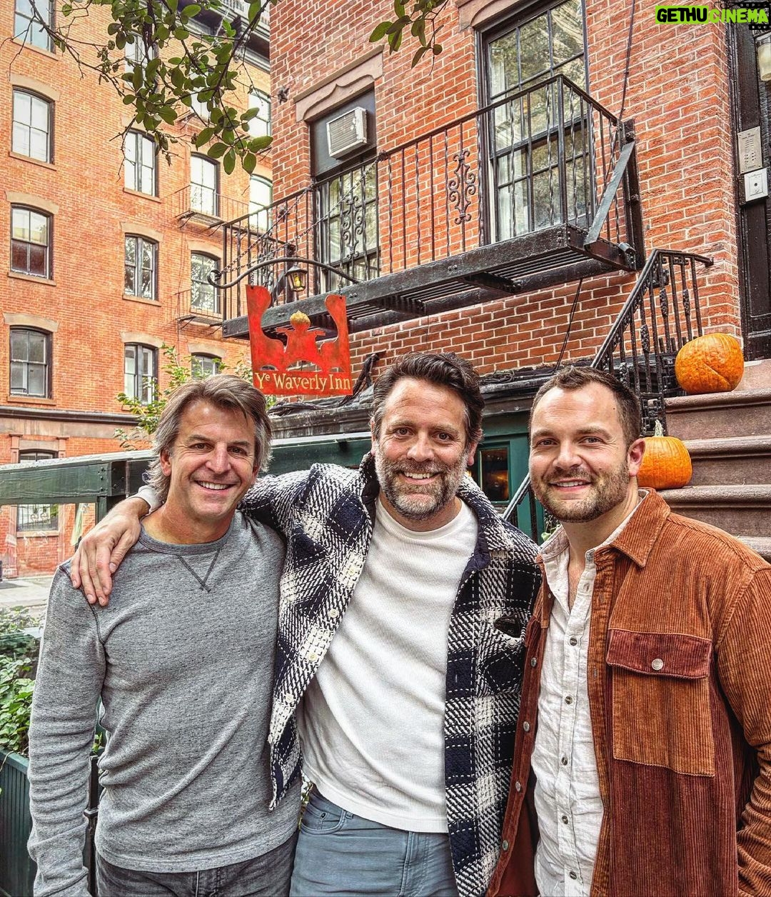 Bonnie Somerville Instagram - Nothing like NYC in Autumn…my favorite part of the city with some of my favorite people 🍁🧡🍂 West Village, NYC