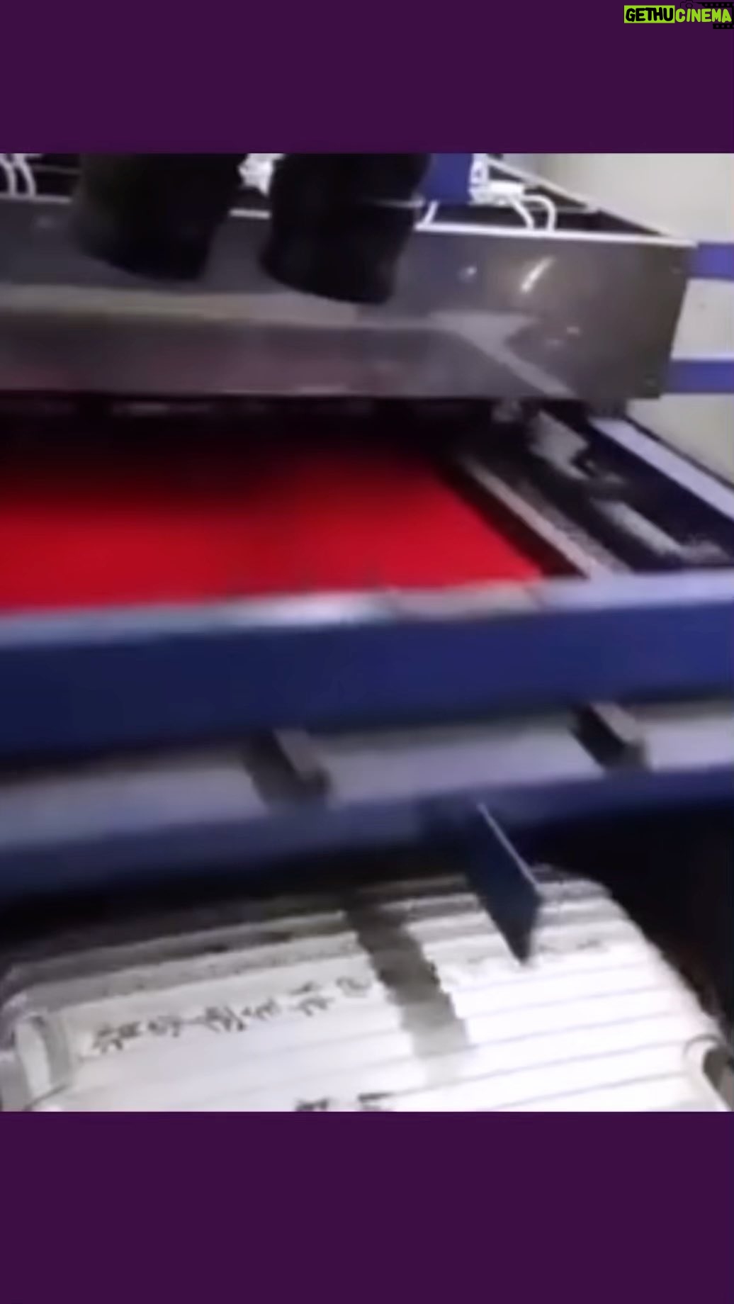 BooG!e - 162 Likes - How luggage is made. This process is called thermoforming.