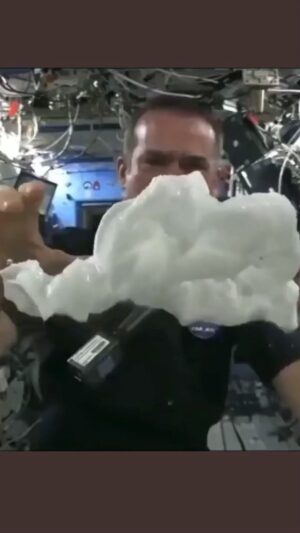 BooG!e Instagram - #gravity #space