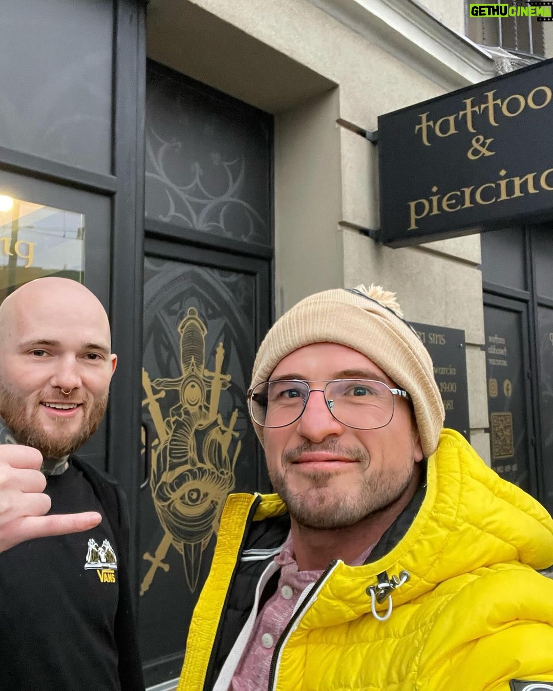 Borys Mańkowski Instagram - Ależ tu jest mocna ekipa 🤯 @7_sins_tattoo 🔥