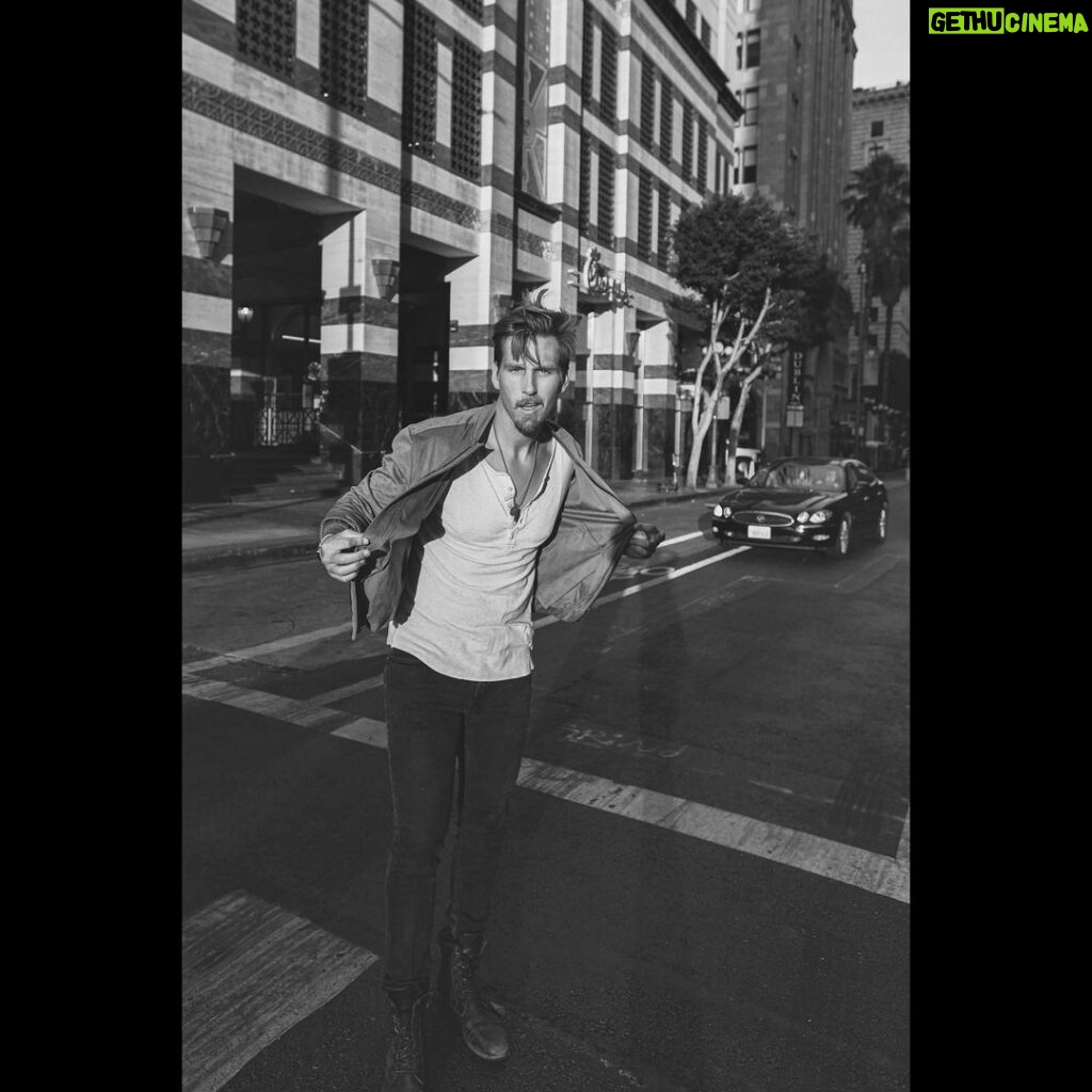 Brad Benedict Instagram - ✌️#goldenhour even looks cool in #blackandwhite … .. . 📸 @goldenhourphotoco_ #DTLA #downtown #streetsoflosangeles #portraitphotography #bringiton #theovalonbet Downtown Los Angeles