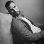 Brad Benedict Instagram - This pillow was so soft and comfortable. 🪨 . . 📸 @estudios_official 👊🏽 #blackandwhite #photooftheday #theovalonbet Hollywood
