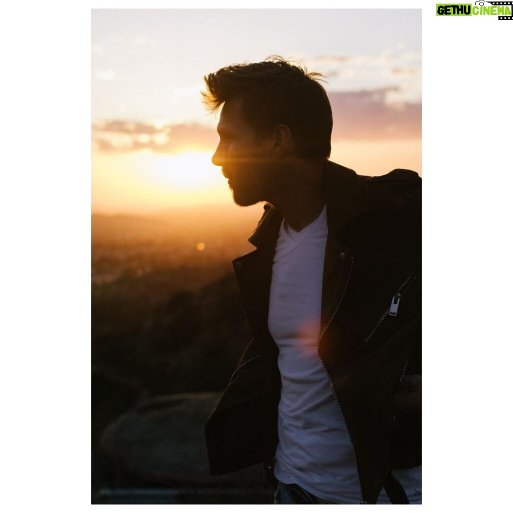 Brad Benedict Instagram - #GoldenHour with @goldenhourphotoco_ 🌅🌇