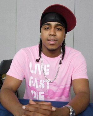 Bradley McIntosh Instagram - Bringing back the #doorag for old time sake 😆 #90sfashion