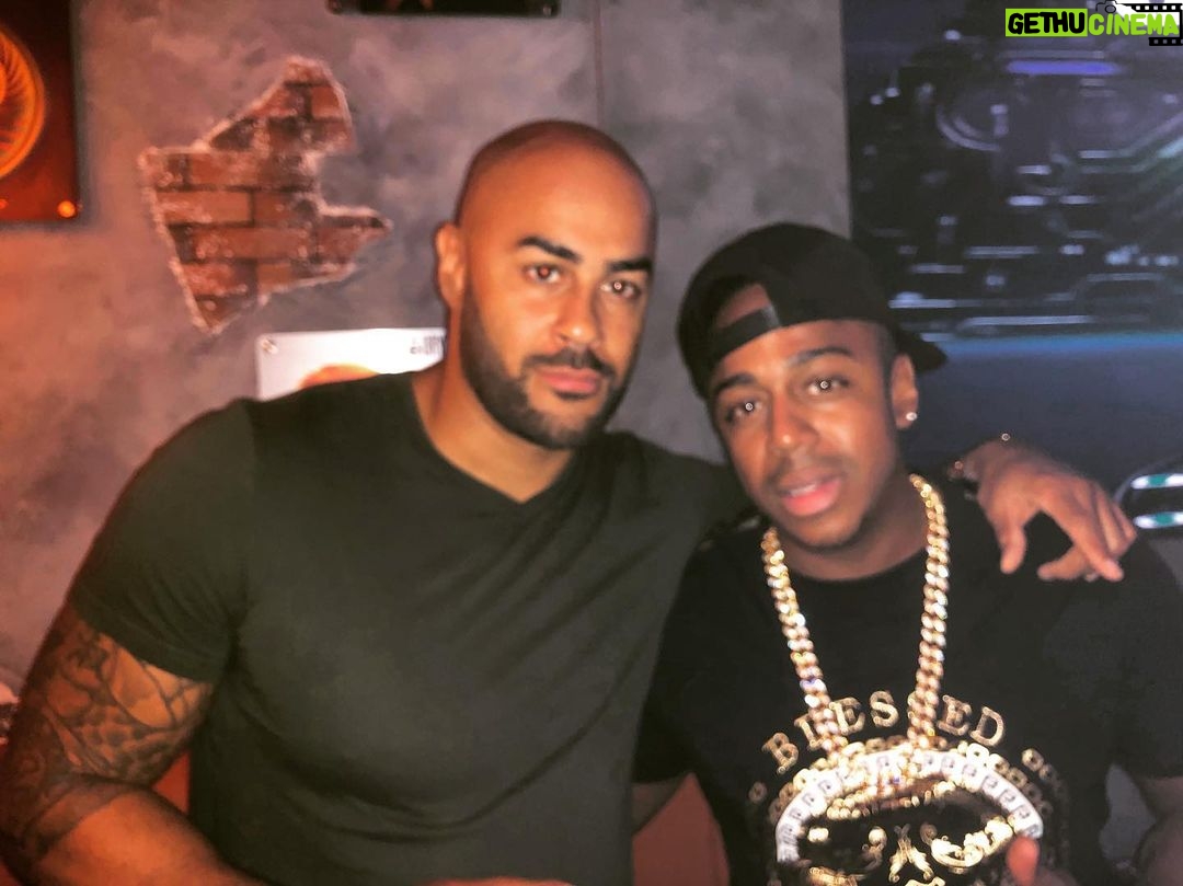 Bradley Mcintosh Instagram - Good night with good people #Dubai #hideoutdubai @oxideneutrino #sosolid #21seconds