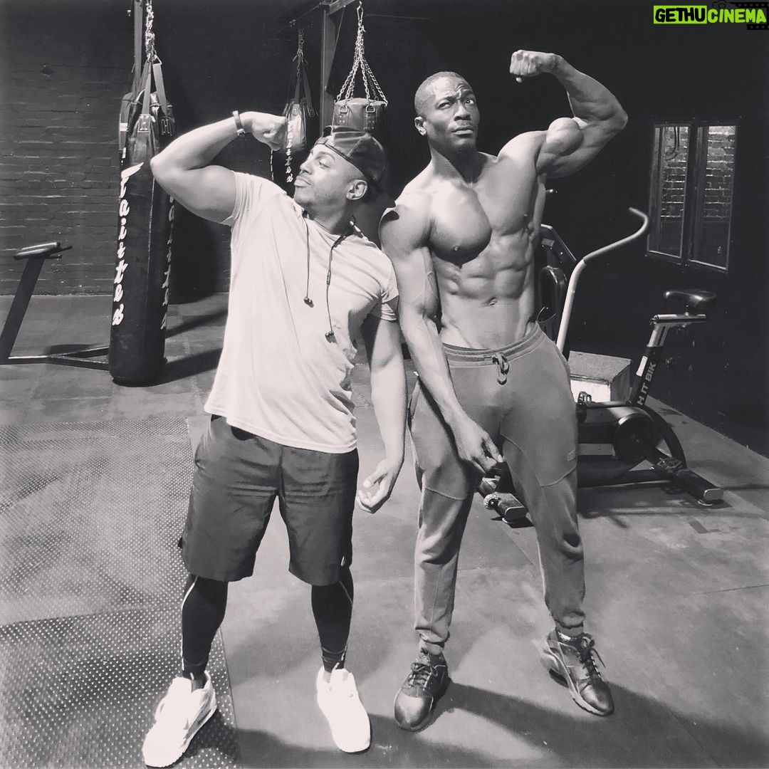 Bradley Mcintosh Instagram - Dunno bout the other guy but Iām looking competition ready šššŖš¾ @Williams.falade @kingsgymofficial #kingsgym #trainhard #fitness #healthyliving #fitnesgoals #goals