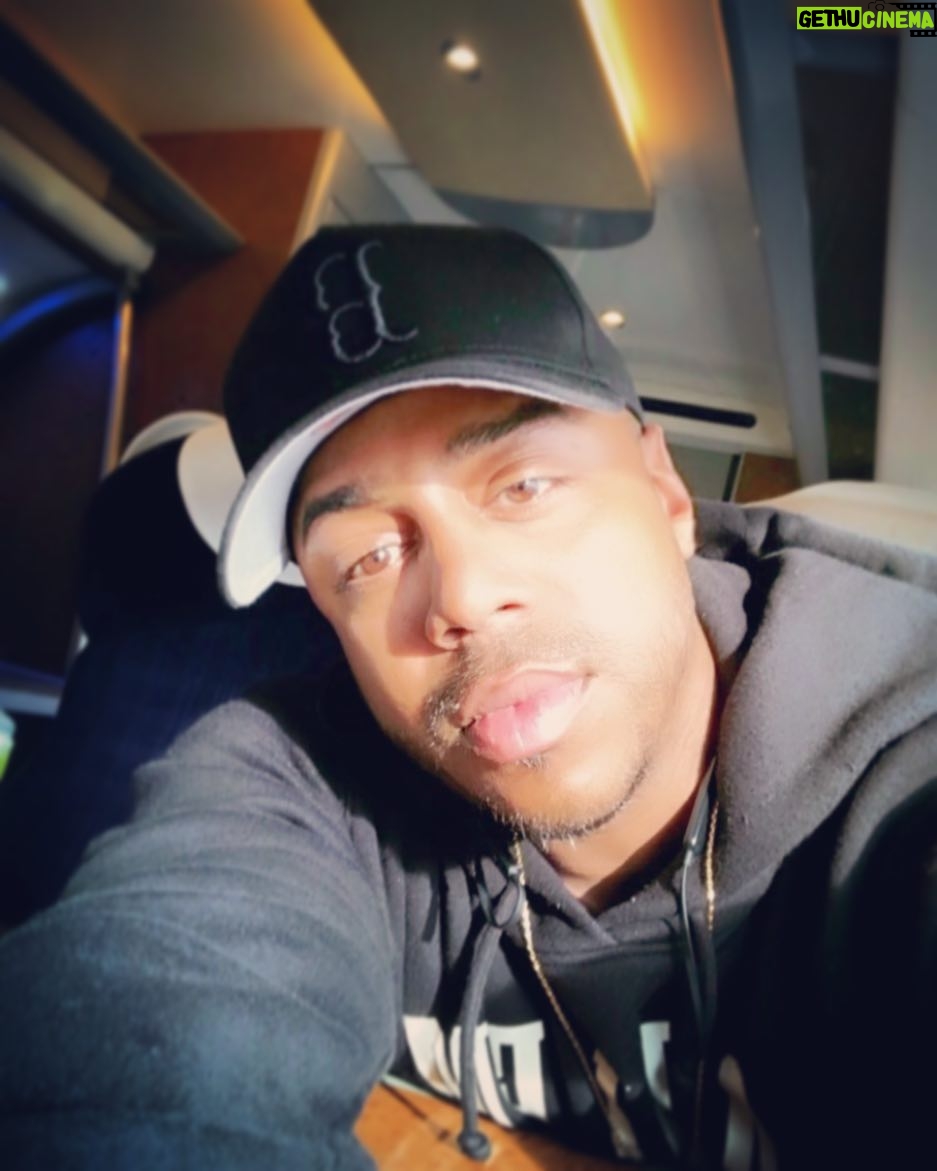 Bradley Mcintosh Instagram - 5 hour train journey back to London from Scotland bored ain’t the word. #alwaysonthego
