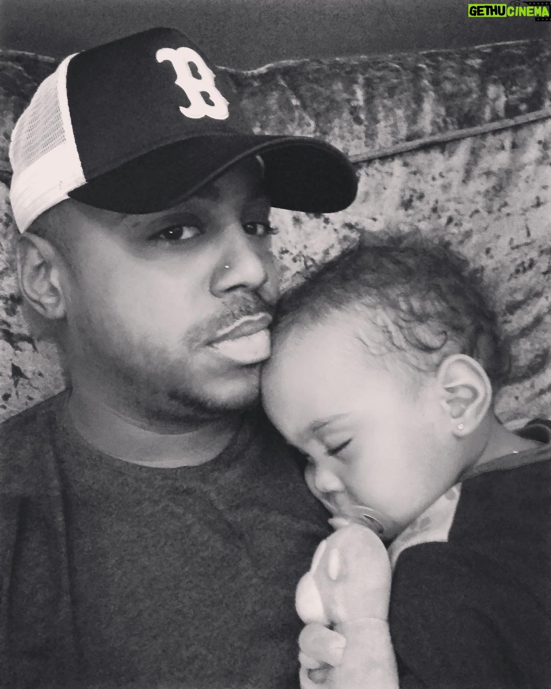 Bradley Mcintosh Instagram - Someone is not very well 😔🤒 #cuddles