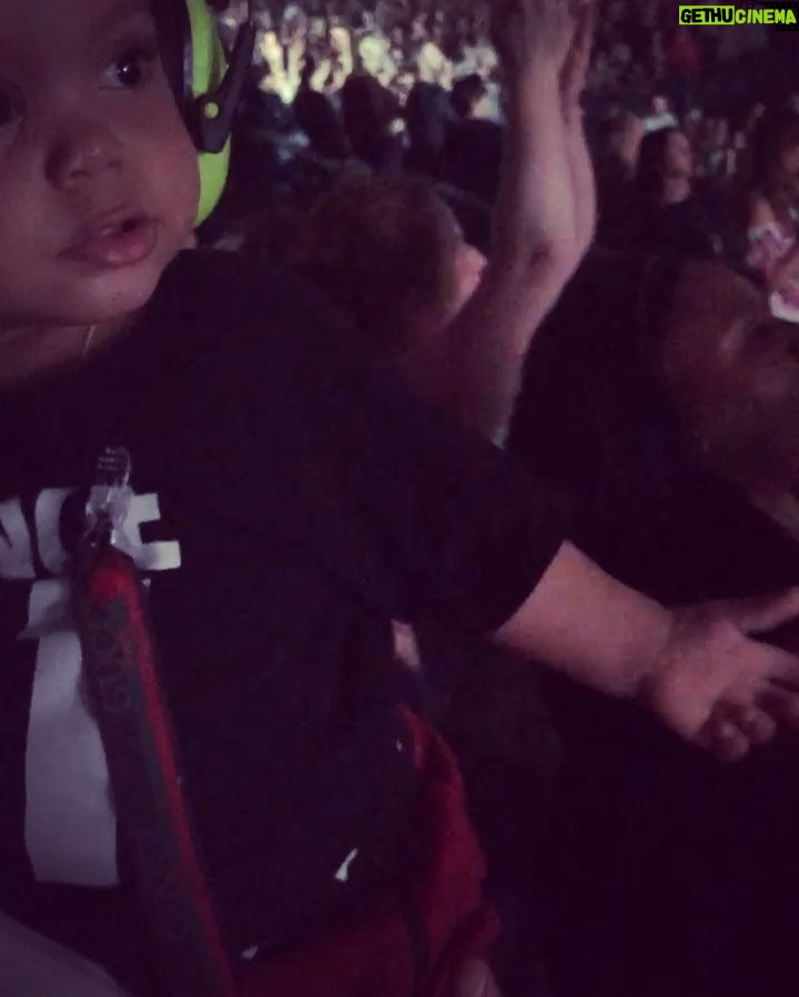 Bradley Mcintosh Instagram - Makes it so much more worth while knowing that my family are in this with me β₯οΈππΎπ #familyovereverything ##wembleyarena #sclub #90s