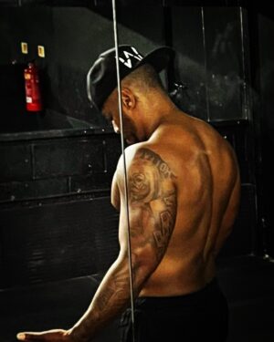 Bradley McIntosh Instagram - It’s amazing how quick you can lose months worth of hard work! But i never quit!! Back on this! 💪🏾 @kingsgymofficial