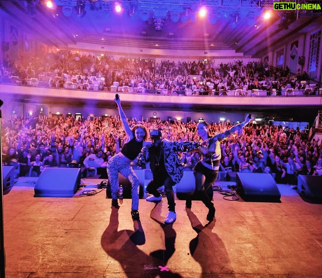 Bradley Mcintosh Instagram - Great Show last night at the TROXY in London! Crowd were absolutely amazing! ππΎππΎπ @misstinaannbarrett @cecefranks