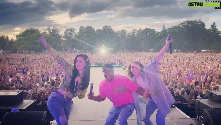 Bradley Mcintosh Instagram - Great show!! ❤️ #prague what an amazing audience! @misstinaannbarrett @cecefranks #sclub #scluballstars Prague, Czech Republic