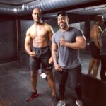 Bradley Mcintosh Instagram - Great session @kingsgymofficial with my day 1 broski @nxt_lvlfitness 💪🏾