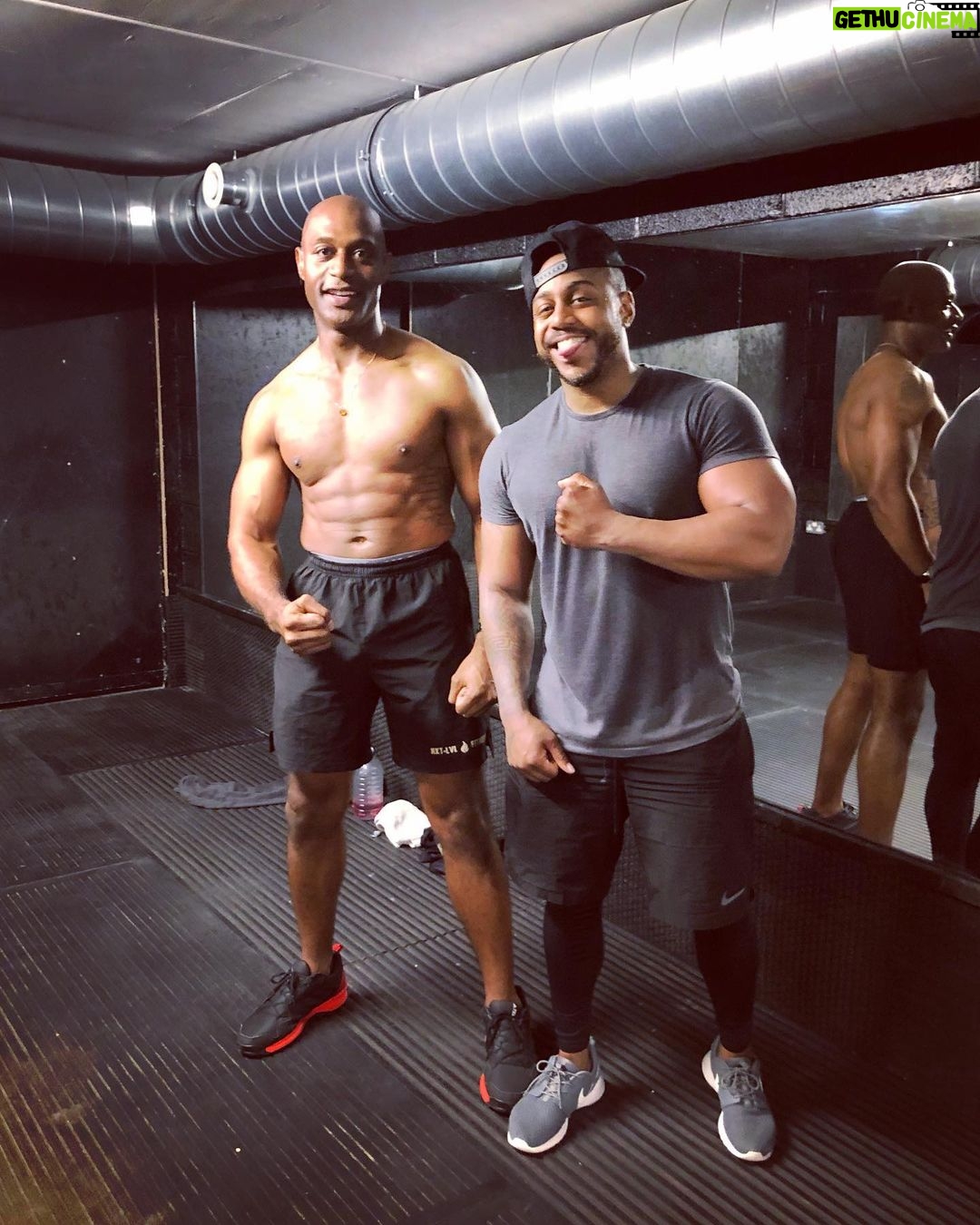 Bradley Mcintosh Instagram - Great session @kingsgymofficial with my day 1 broski @nxt_lvlfitness 💪🏾