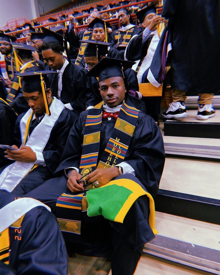 Brandon Gilpin Instagram - Scholar. 👨🏽‍🎓 SuperStar. 🤩 Yaadie. 🇯🇲 The ask me “How’d we’re you in school shooting TV shows & movies At the same time? I know it wasn’t easy.” I just Tellem “When God Calls you to do Great Things he will never Put you in a position that you couldn’t Handle” All I wanna do in Inspire folks that look like me to show them that you can really do what ever you want with this life that you are blessed with. No matter your situation you can make your life into what you want it to be 🖤🙏🏾 & like they always said Jamaicans always got 100 Jobs 🇯🇲😭 Morehouse College