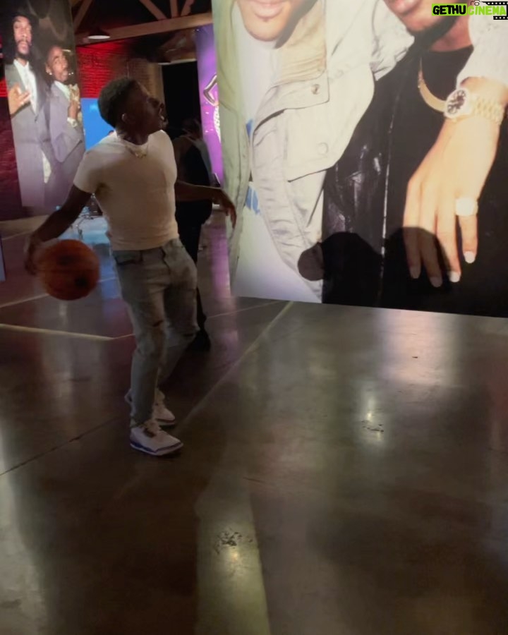 Brandon Gilpin Instagram - Livin da Life Iβm supposed too π€©π« Last slide , they asked me to spit sum real quick yk I had to come wit it π―π²π€« soon Drop !! Make sure yβall go watch AVERAGE JOE ON BET @betplus @deoncole my favorite comedian ππ₯ & heβs killing it rn! Shoutout to the House of BET for hosting dope events and my brother @bwrightous @sixdegrees for makin magic happen π€© P.s dat White shirt pon mi chocolate skin ?? Yu see itt ππ« #ShowTimeBrando #Bet #houseofbet #brandongilpin
