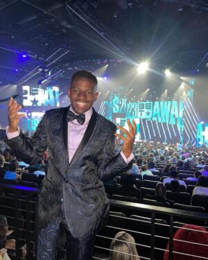Brandon Gilpin Instagram - BET AWARDS 2023 🤩💫

When @dextadaps Touch Di Stage, PLACE GET MADDD🇯🇲🇯🇲

Glad I was wit my guys this time 🫡🤩 @sneaky_lyfe @christianmaxwelll 🔥🔥

#ShowTimeBrando #betawards #dextadaps #BET #BrandonGilpin