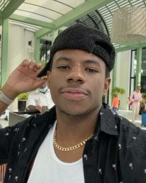 Brandon Gilpin Instagram - Man Likee Keithley 😮‍💨💫

All episodes of Saint X are now Streaming on Hulu & Disney + 🏝️🕺🏾🤝🏾🎬

BEHIND THE SCENES VLOG ON YOUTUBE NOW 🔴 YOU DONT WANNA MISS IT 🫣💫

Tek care ah di pickney dem👶🏾🫡

Love to the Cast & Crew Always 🫶🏾🖤

I Had a Blast 💥 

#ShowTimeBrando #Actor #SaintXHulu #SaintX #BrandonGilpin