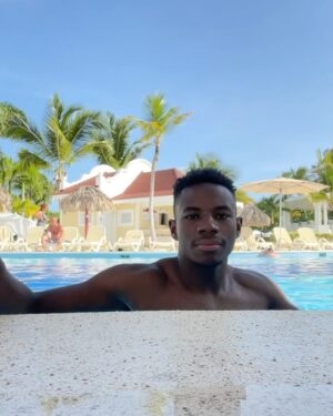 Brandon Gilpin Instagram - Man Likee Keithley 😮‍💨💫

All episodes of Saint X are now Streaming on Hulu & Disney + 🏝️🕺🏾🤝🏾🎬

BEHIND THE SCENES VLOG ON YOUTUBE NOW 🔴 YOU DONT WANNA MISS IT 🫣💫

Tek care ah di pickney dem👶🏾🫡

Love to the Cast & Crew Always 🫶🏾🖤

I Had a Blast 💥 

#ShowTimeBrando #Actor #SaintXHulu #SaintX #BrandonGilpin