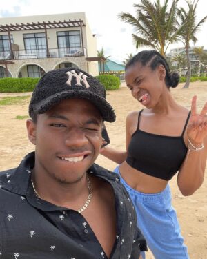 Brandon Gilpin Instagram - Introducing: KEITHLEY 💸🧑🏾‍🦱

Y’all better Tune into Saint X on Hulu ! Catch me in Episode 2 & 3 🎬😮‍💨 @saintxonhulu @hulu 

Last slide mi ah channel mi inner Yaadie 🇯🇲😭 Zeeeen 

#ShowTimeBrando #saintxonhulu #brandongilpin #actor