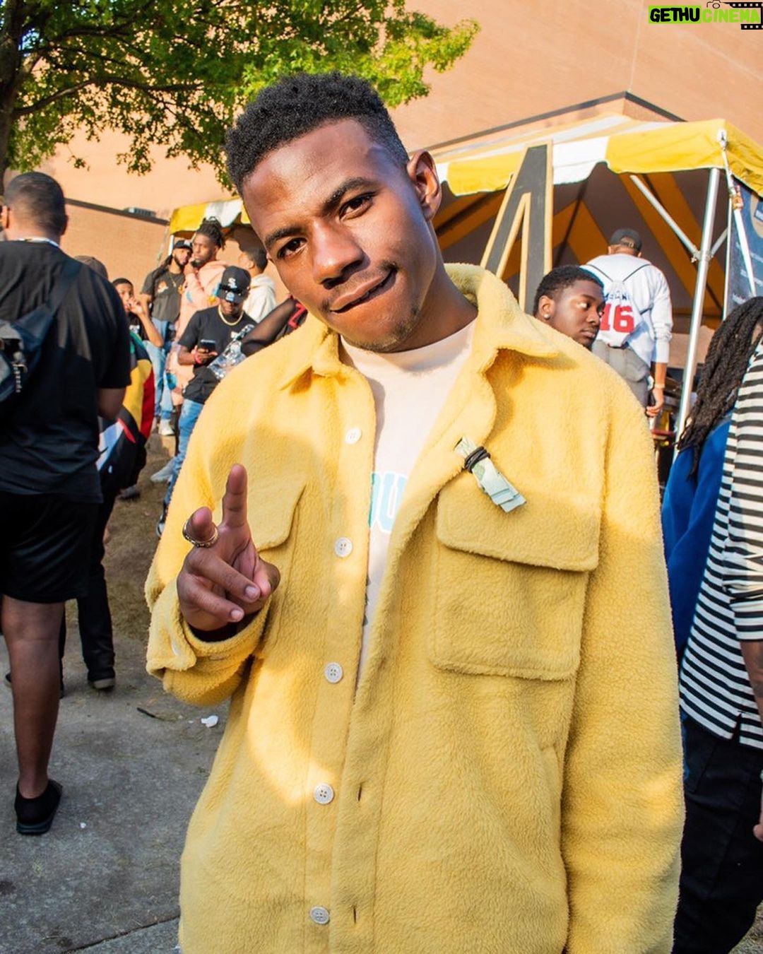 Brandon Gilpin Instagram - Stay Young & Turnt 🤩🥳 ~ Big Bird 💛 #spelhousehomecoming Birthday + Homecoming = Successful Chaos🕺🏾😵💫 #ShowTimeBrando #homecoming #BrandonGilpin #Young&turnt #spelhouse #morehouse Morehouse College
